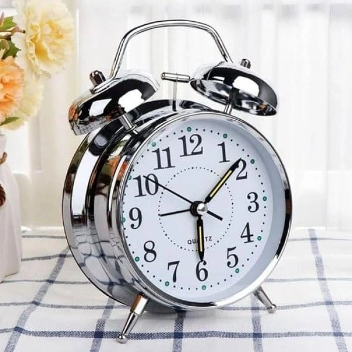 Nevamel Gümüş Renk Metal Çalar Masa Saati