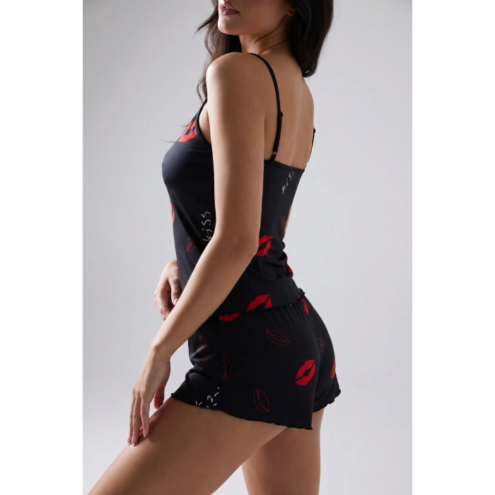 Nevamel® Öpücük Desenli Siyah Askılı Şortlu Kadın Pijama Takımı TM1358