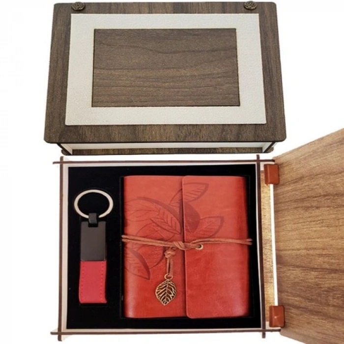 Nevamel  Özel Ahşap Kutulu Kahve Deri Defter ve Anahtarlık Set