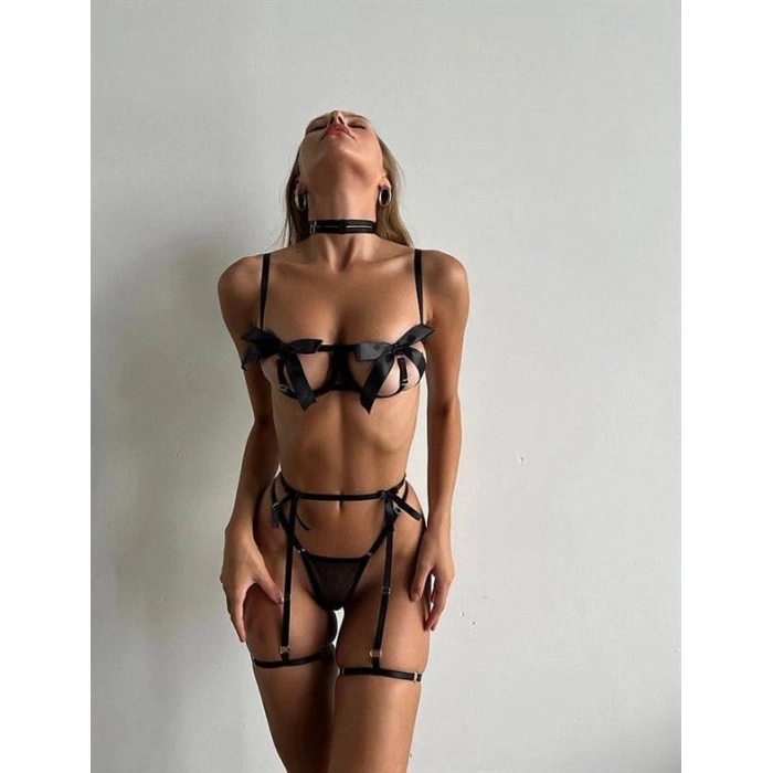 Nevamel® Özel Tasarım Siyah Kurdela Detaylı Jartiyerli Fantezi Sütyen String Takımı