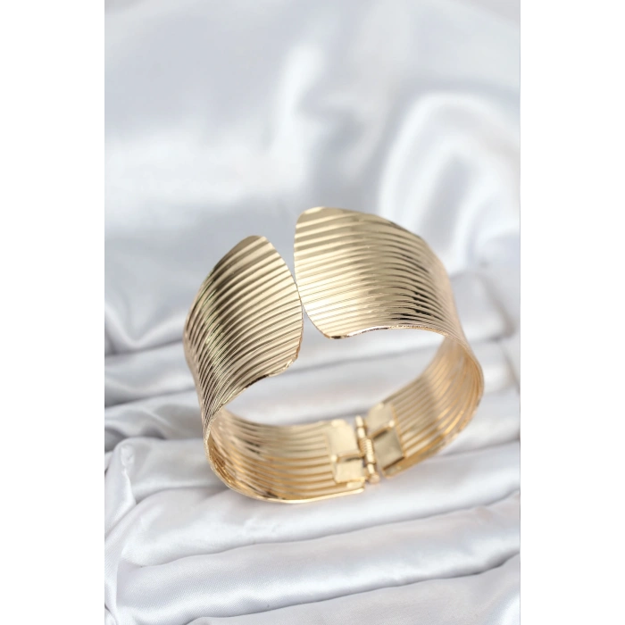 Nevamel® Pirinç Gold Renk Levha Model Kadın Bileklik 5886
