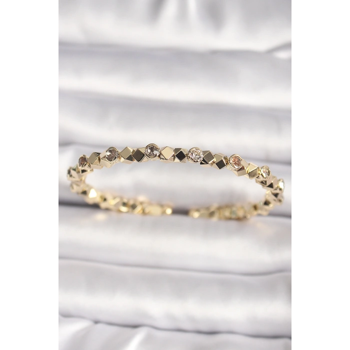 Nevamel® Pirinç Gold Renk Zirkon Taşlı Küp Dorika Model Kadın Bileklik 5886