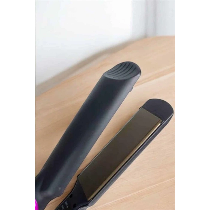 Nevamel Saç Düzleştirici Isı Ayarlı Seramik Kaplama Döner Kablo Yıpranma Karşıtı