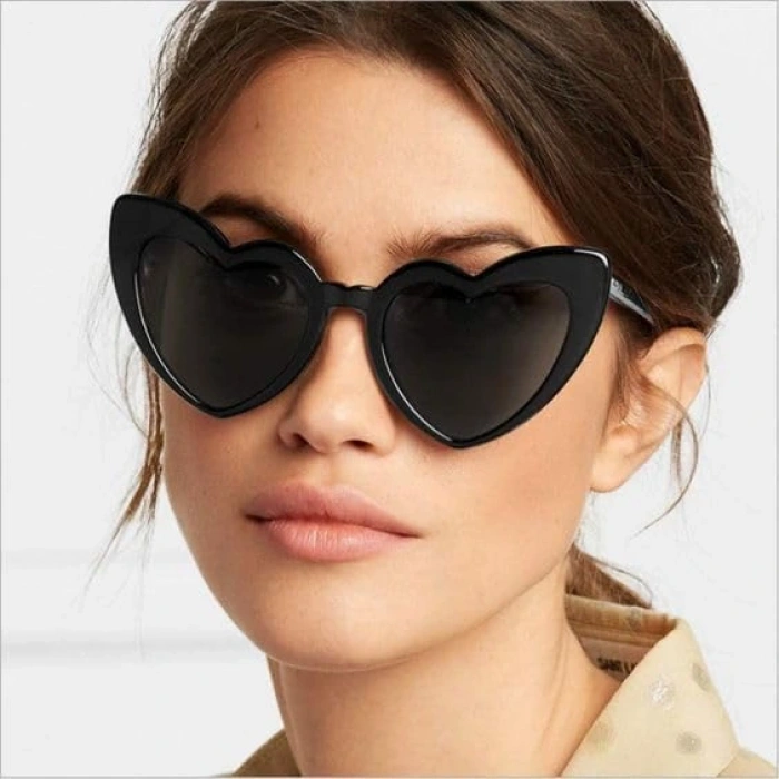 Nevamel Siyah Renk Kalp Şekilli Parti Gözlüğü