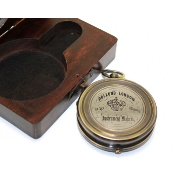 Nevamel Ahşap Kutulu Üzeri Desenli Pirinç Pusula