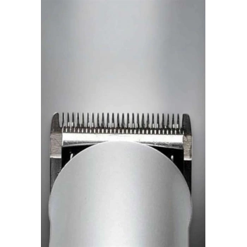 Nevamel Erkeklere Özel Şarjlı Saç ve Sakal Kesme Tıraş Makinesi Seti