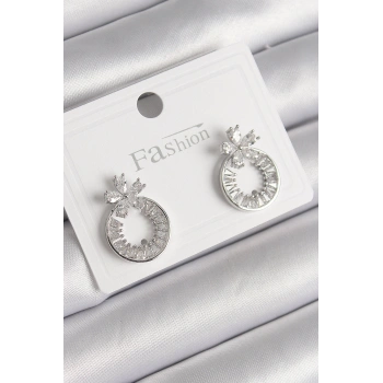 Nevamel® Pirinç Gümüş Renk Zirkon Taşlı Halka Model Çiçek Figür Kadın Küpe 5886