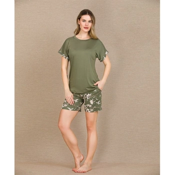 Nevamel® Şık Tasarım Çiçek Desenli Yeşil Şortlu Kısa Kol Viskon Pijama Takımı