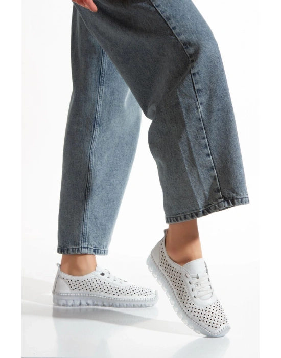 1702 AYMODA SOFT HAKİKİ DERİ LAZER DELİKLİ ORTOPEDİK GÜNLÜK CASUEL BAYAN AYAKKABISI