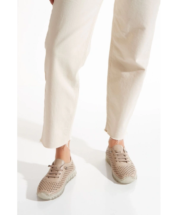 1702 AYMODA SOFT HAKİKİ DERİ LAZER DELİKLİ ORTOPEDİK GÜNLÜK CASUEL BAYAN AYAKKABISI