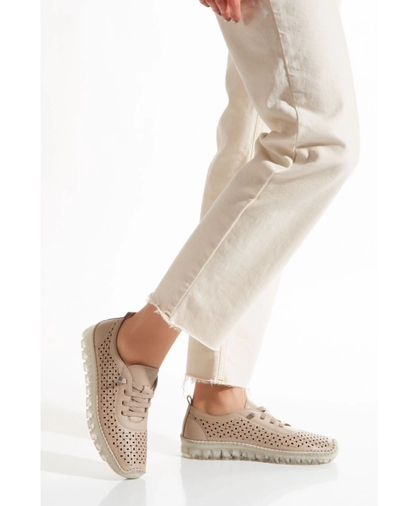 1702 AYMODA SOFT HAKİKİ DERİ LAZER DELİKLİ ORTOPEDİK GÜNLÜK CASUEL BAYAN AYAKKABISI