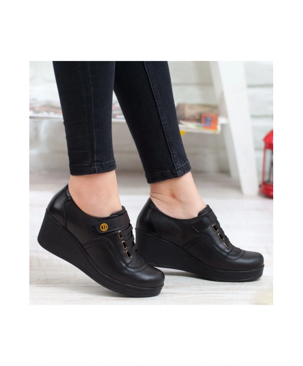 1570 AYMODA HAKİKİ DERİ DOLGU TABANLI CIRTLI KADIN AYAKKABISI