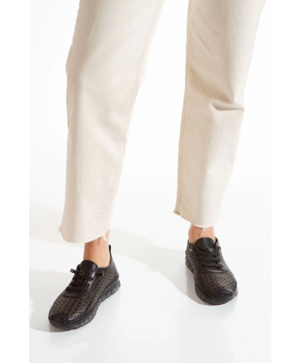 1702 AYMODA SOFT HAKİKİ DERİ LAZER DELİKLİ ORTOPEDİK GÜNLÜK CASUEL BAYAN AYAKKABISI