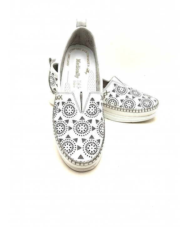 2050 AYMODA LAZERLİ DERİ GÜNLÜK RAHAT SOFT BAYAN AYAKKABISI