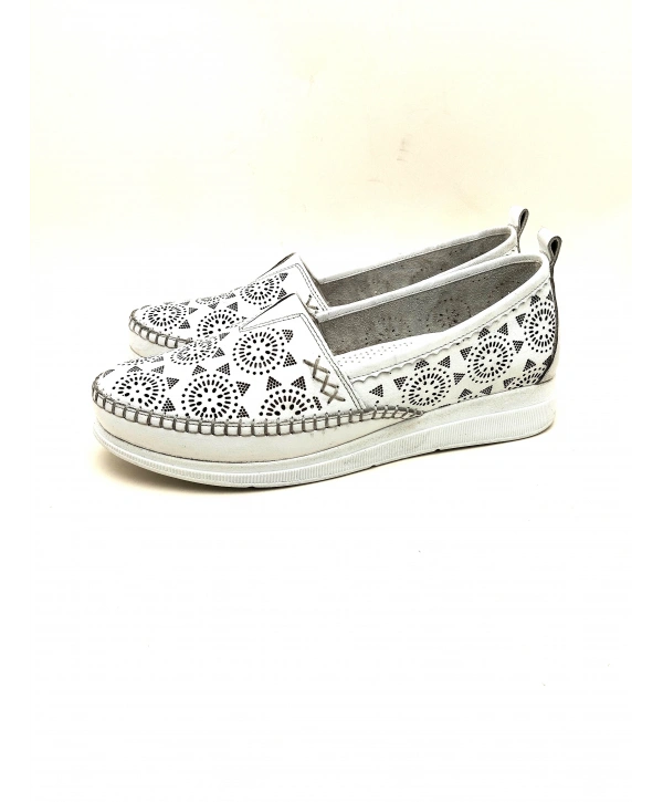 2050 AYMODA LAZERLİ DERİ GÜNLÜK RAHAT SOFT BAYAN AYAKKABISI