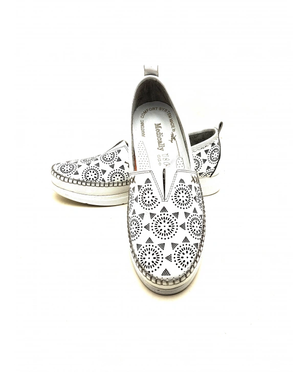 2050 AYMODA LAZERLİ DERİ GÜNLÜK RAHAT SOFT BAYAN AYAKKABISI