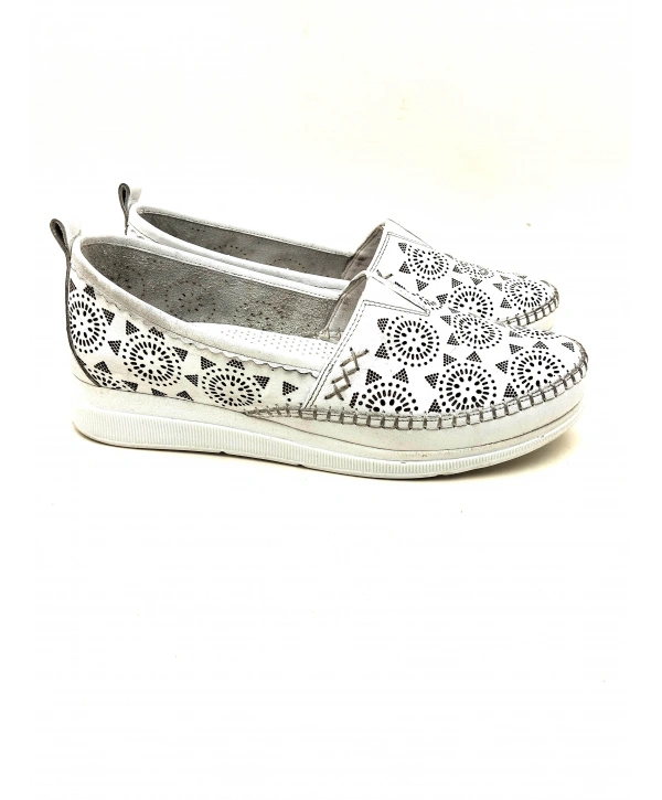 2050 AYMODA LAZERLİ DERİ GÜNLÜK RAHAT SOFT BAYAN AYAKKABISI