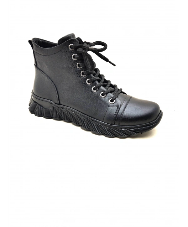 4053 AYMODA HAKİKİ DERİ KAUCUK TABANLI BAYAN SPOR BOT