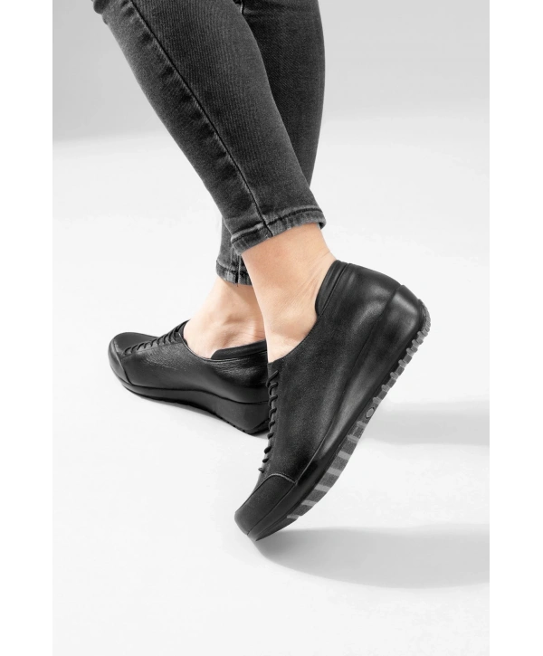 5012 AYMODA ÇOKBAĞLI DERİ BAYAN AYAKKABISI