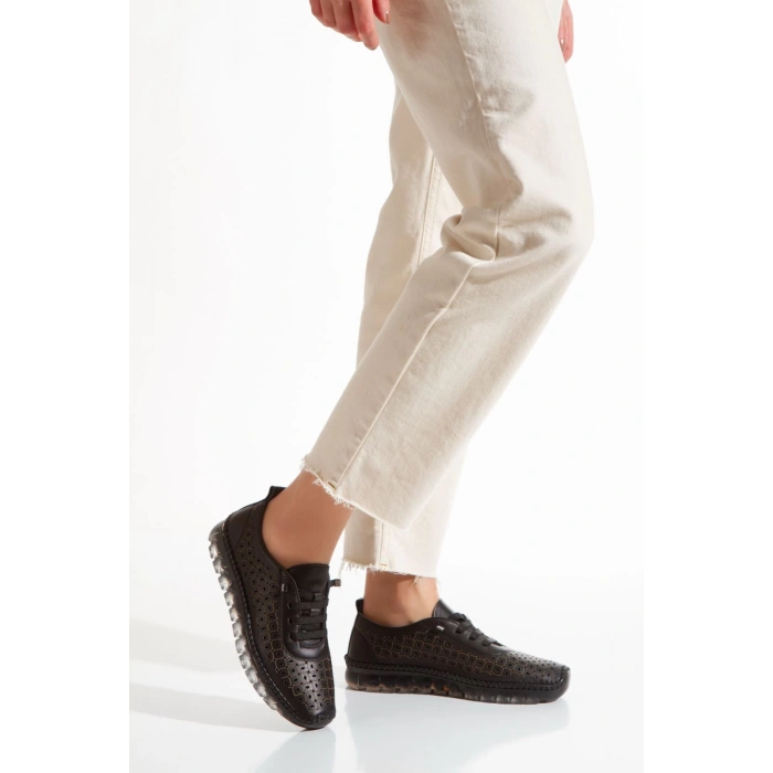 1702 AYMODA SOFT HAKİKİ DERİ LAZER DELİKLİ ORTOPEDİK GÜNLÜK CASUEL BAYAN AYAKKABISI