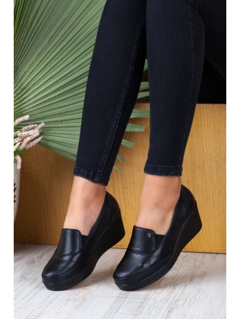 1012 AYMODA DERİ YÜKSEKTABAN LASTİKLİ KADIN AYAKKABISI