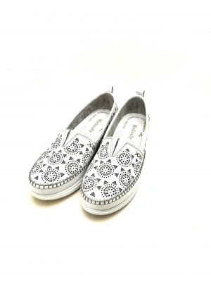 2050 AYMODA LAZERLİ DERİ GÜNLÜK RAHAT SOFT BAYAN AYAKKABISI