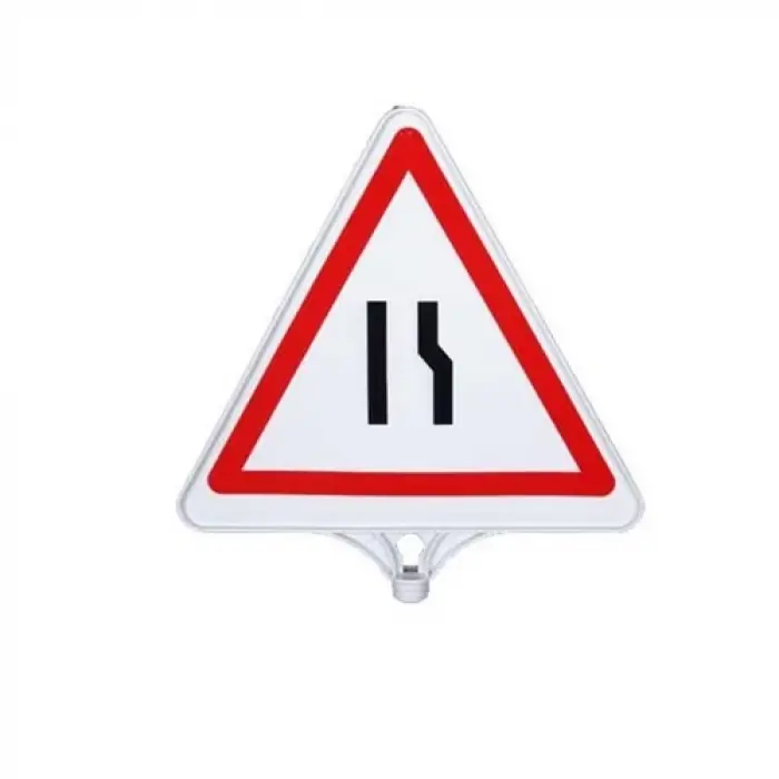 Sağdan Daralan Yol Tabelası