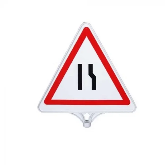Sağdan Daralan Yol Tabelası