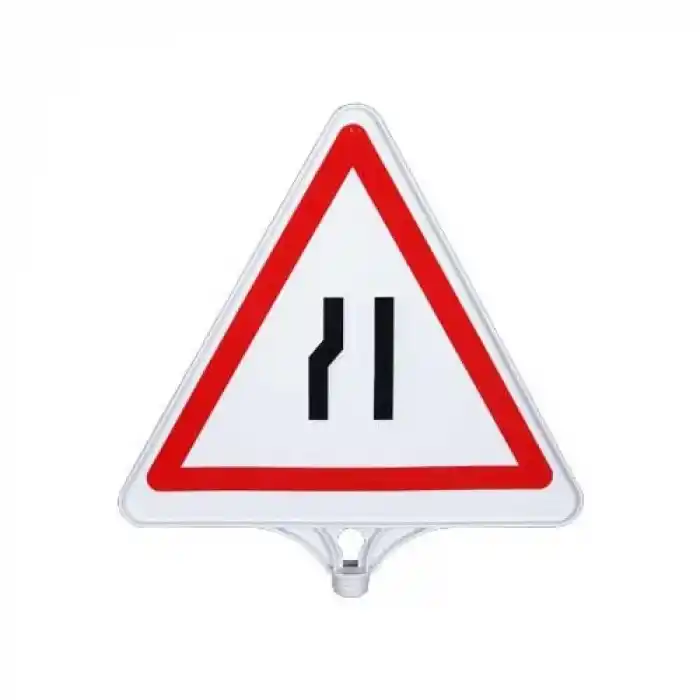 Soldan Daralan Yol Tabelası