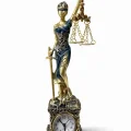 BUĞZ 26x7 cm Polyester Saatli Adalet Figürü