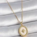 BUĞZ 316L Çelik Gold Renk Zincir Beyaz Mineli Kutup Yıldız İşlemeli Madalyon Model Kadın Kolye