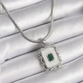 BUĞZ 316L Çelik Gümüş Renk İtalyan Zincir Beyaz Sedefli Kare Portre Model Zümrüt Taş Detay Kadın Kolye