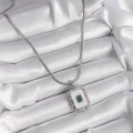 BUĞZ 316L Çelik Gümüş Renk İtalyan Zincir Beyaz Sedefli Kare Portre Model Zümrüt Taş Detay Kadın Kolye - BUĞZ