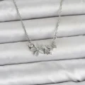 BUĞZ 316L Çelik Zincir Gümüş Renk Çiçek ve Kelebek Model Kadın Kolye