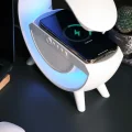 BUĞZ Beyaz Bluetooth Hoparlörlü Masa Lambası, Kablosuz Şarj Özellikli ve 2 Saat Dinleme Süresi