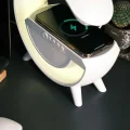 BUĞZ Beyaz Bluetooth Hoparlörlü Masa Lambası, Kablosuz Şarj Özellikli ve 2 Saat Dinleme Süresi