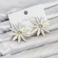 BUĞZ Beyaz Renk Kristal Taşlı Lotus Model Kadın Küpe