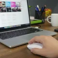 BUĞZ Beyaz Renkli Ergonomik Sessiz Kablosuz Mouse – USB Alıcılı, Ofis ve Oyun İçin Konforlu Bilgisayar Faresi MS6310