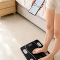 BUĞZ Bluetooth Akıllı Tartı 180 Kg Kapasiteli Vücut Yağ Kas Su BMI Analizli Cam Baskül