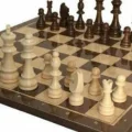 BUĞZ Büyük boy ceviz ahşap satranç takımı ve dama seti ahşap figürlü taşlarla - Hobi & Eğlence