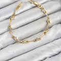 BUĞZ CM Gold Renk Yıldız Model Zirkon Taşlı Pirinç Kadın Bileklik