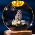 BUĞZ Dekoratif Baykuş Tasarımlı Ahşap Altlıklı Işıklı Cam Küre Büyük Boy 8cm