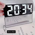  Dijital Sese Duyarlı Alarmlı Masa Saati