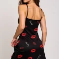 BUĞZ Dudak Desenli Siyah Askılı Gecelik