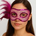 BUĞZ Fuşya Renk Yandan Tüylü Pul Payet İşlemeli Parti Maskesi 23x12 cm