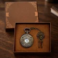 BUĞZ Geometrik Oymalı Tasarım - Köstekli Zincirli Cep Saati - Vintage Bronz