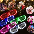 BUĞZ Glow Model 3 Farklı Fonksiyonlu Işıklı Parti Gözlüğü Karışık Renk 12 Adet