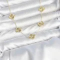 BUĞZ Gold Renk Yonca Model VIP Seri Kadın Kolye