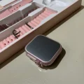 BUĞZ Kadınlar İçin Pembe Akıllı Saat, GPS ve Nabız Sensörlü, Suya Dayanıklı, 2.2 İnç Ekran