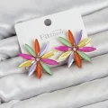 BUĞZ Karışık Renk Kristal Taşlı Lotus Model Kadın Küpe